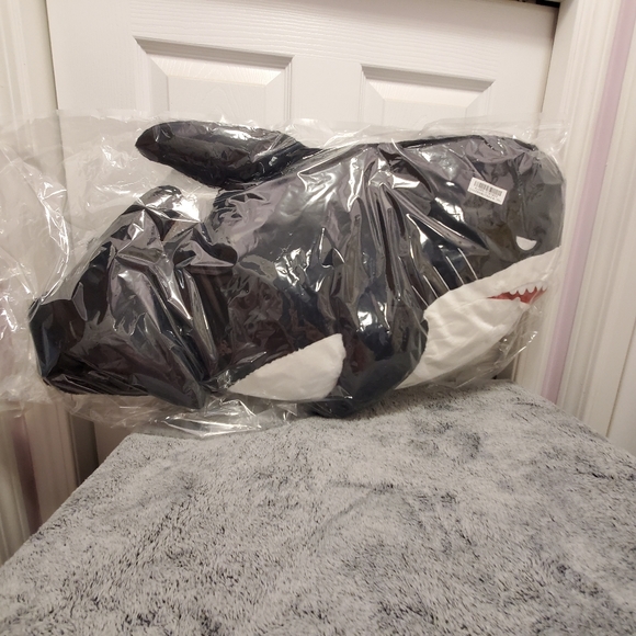 Toreba Prize Mega Jumbo Big Shark Prize B Black - Picture 1 of 2